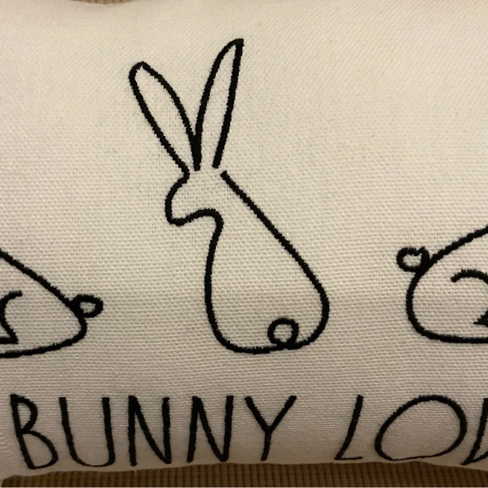 NWT Decorative Rae Dunn BUNNY LOVE Easter Pillow 🐇